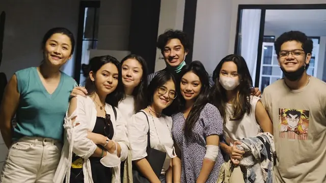 Main Series Bareng, Ini 6 Potret Kebersamaan Naura Ayu dan Dinda Mahira