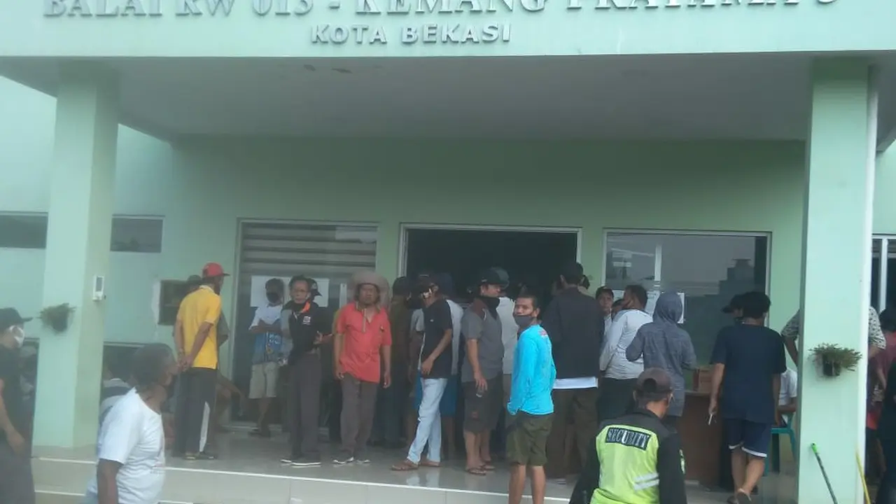 Demo Ratusan Warga di Perumahan Elite Bekasi