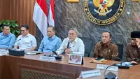 Menko Zulkifli Terima Aduan Pedagang soal Lonjakan Harga Plastik