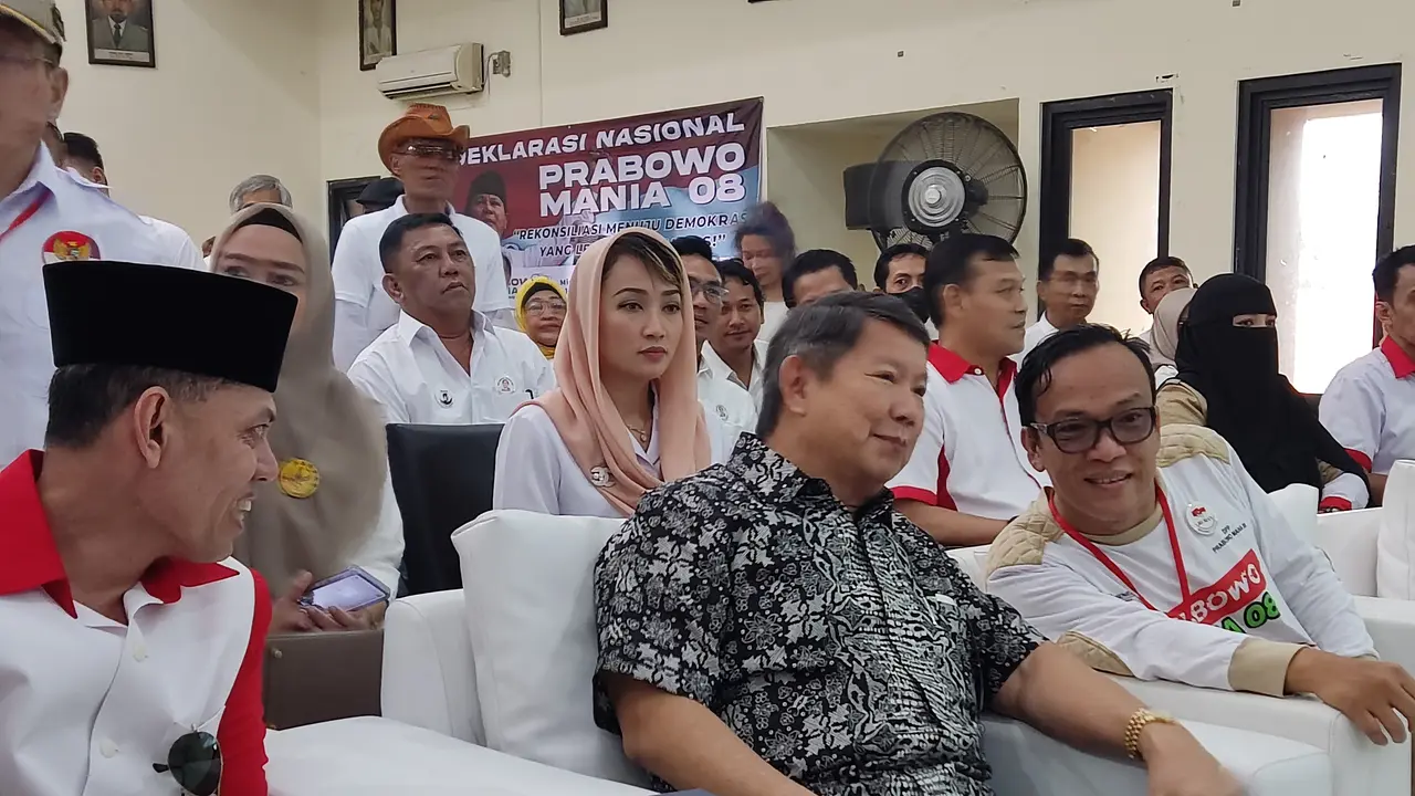 Relawan Joman mendeklarasikan kelompok relawan pendukung Prabowo bernama Prabowo Mania 08, Minggu (12/3/2023). Deklarasi dihadiri adik Prabowo Subianto , Wakil Ketua Dewan Pembina Gerindra Hashim Djojohadikusumo.