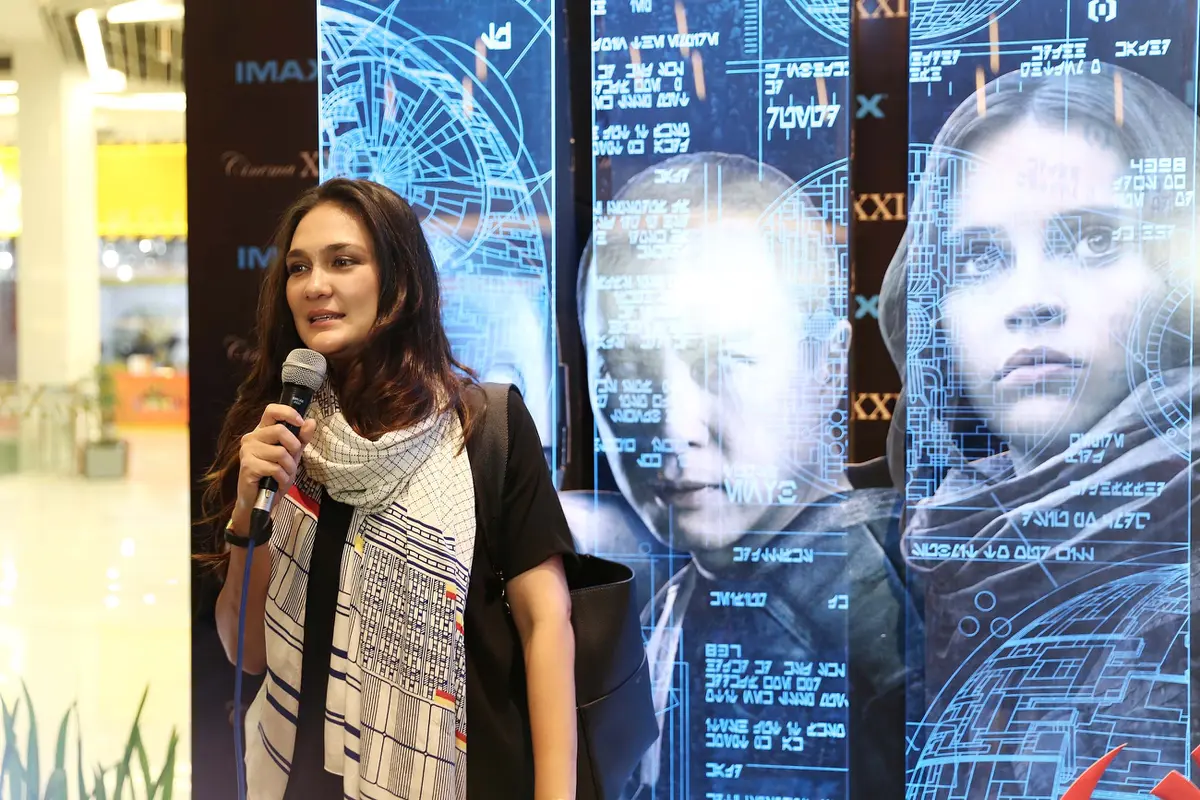 [Bintang] Karakter Favorite Luna Maya di Film Rogue One: A Star Wars Story
