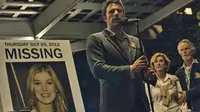 Beberapa benda kecil dijadikan sebagai alat promosi dalam poster film Gone Girl.