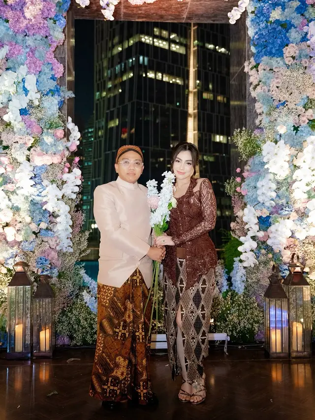 Model Kebaya Modern Ala Celine Evangelista, Inspirasi Fashion Menambah Keanggunan (credit: instagram/celine_evangelista).