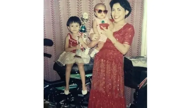 Kedekatan Ayu Ting Ting dengan Umi Kalsum