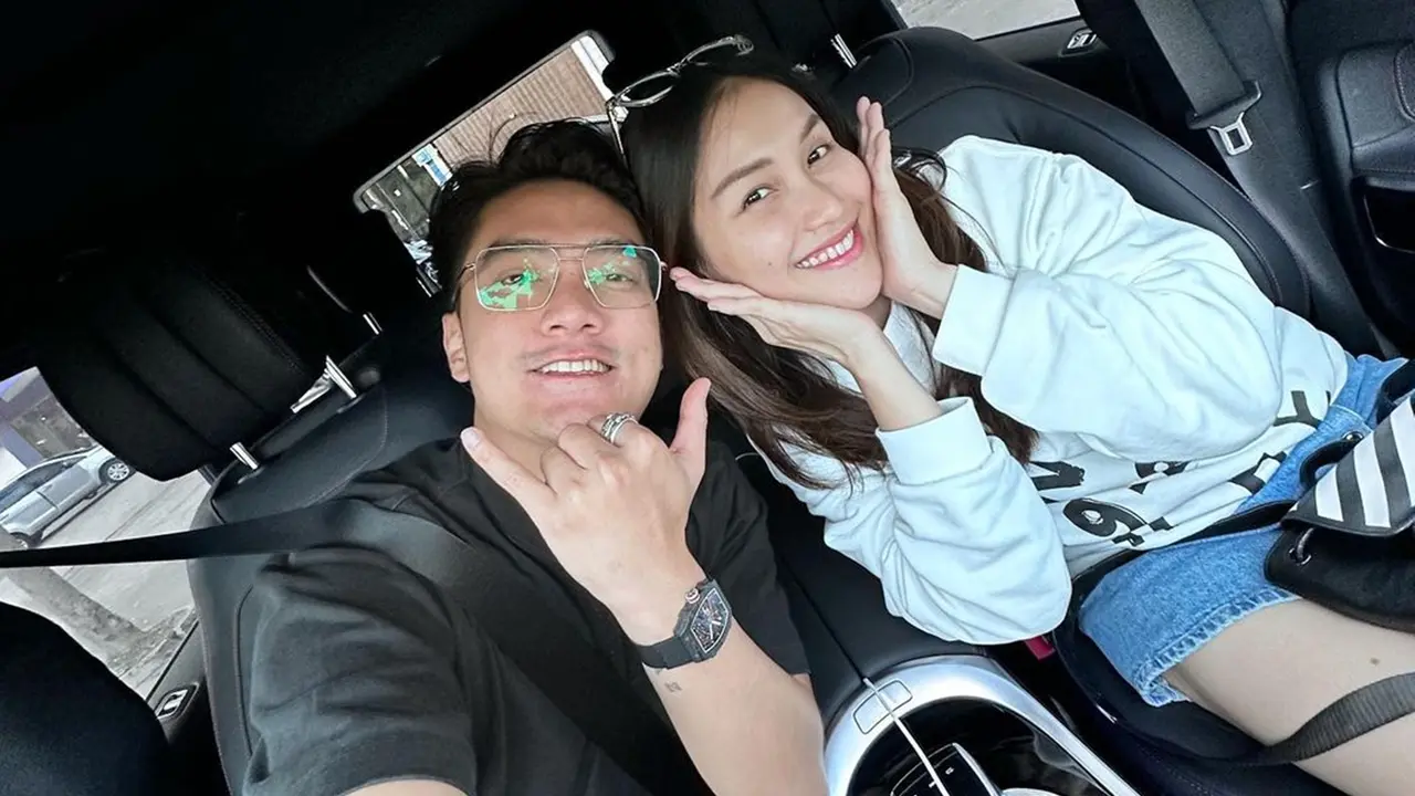 Tegaskan Hanya Berteman, Ini Momen Kebersamaan Ayu Ting Ting dan Boy William