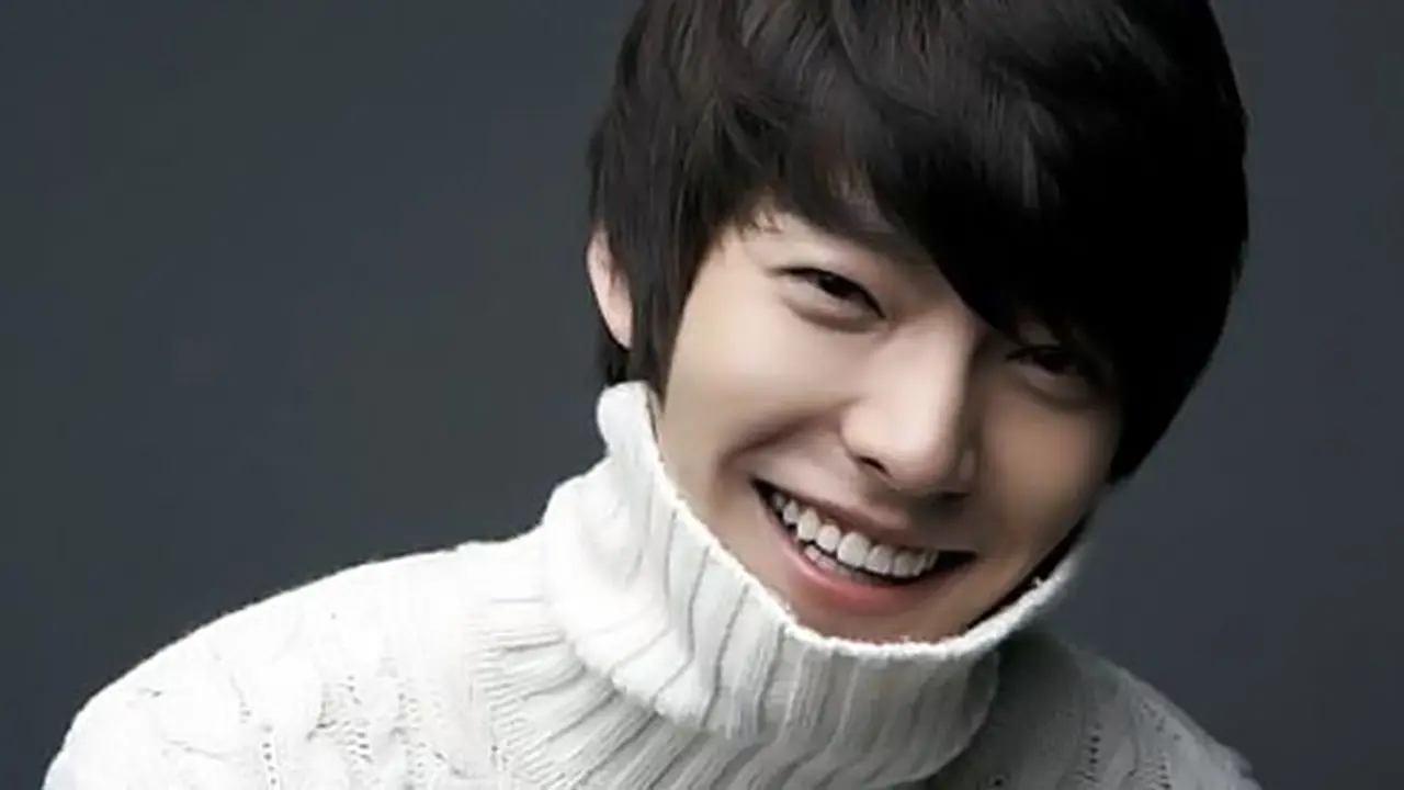 kim-woo-bin-131210b.jpg