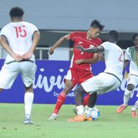 Foto: Melihat Lincahnya Pergerakan Dony Tri Pamungkas yang Membuat Barisan Pertahanan Mali U-22 Kerepotan