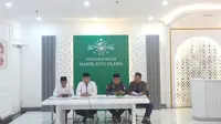 Ketua Umum PBNU Yahya Cholil Staquf (Gus Yahya) bicara mengenai hubungan lembaga yang dipimpinnya dengan PKB. (Merdeka.com/ Muhammad Genantan)