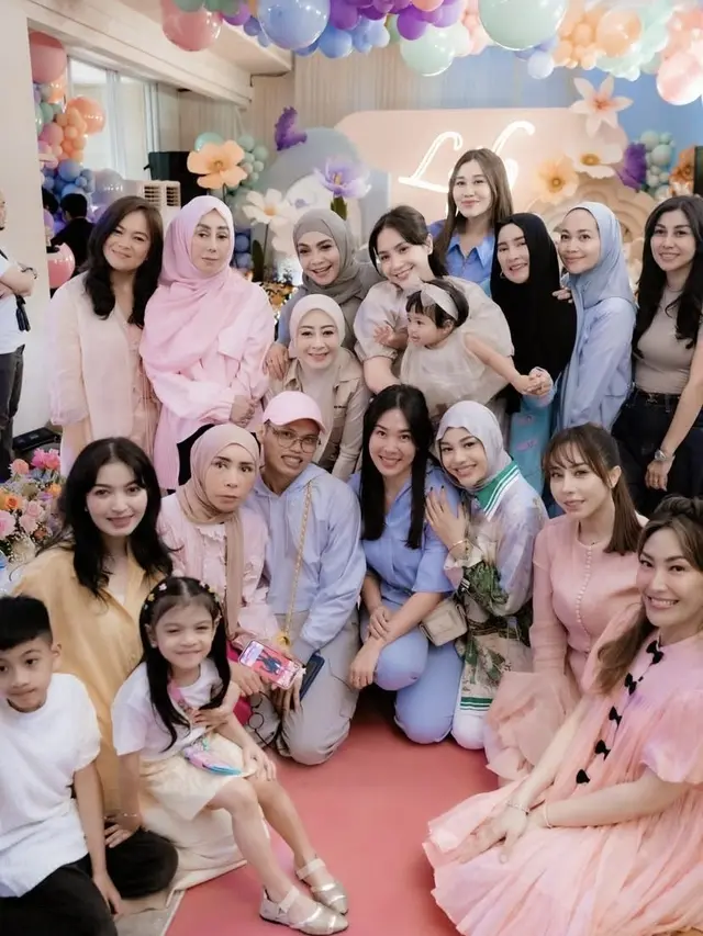 Selvi Ananda  di Ulang Tahun Lily Putri Nagita Slavina