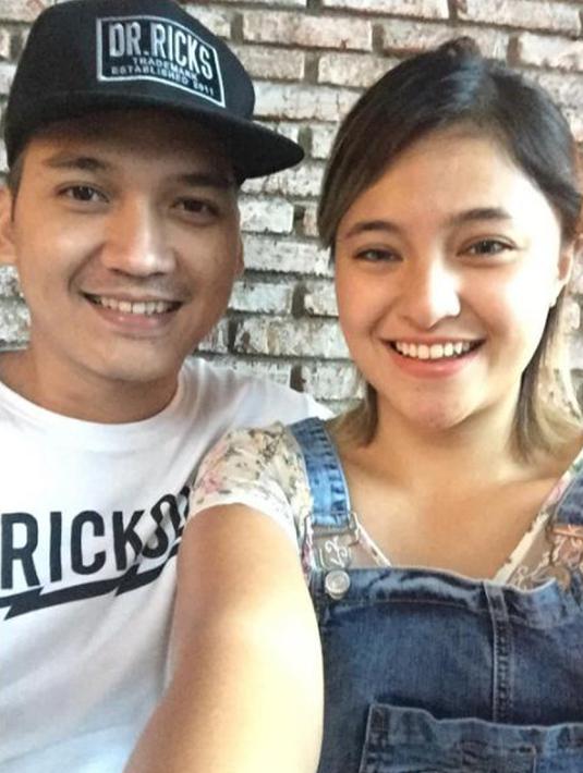 Meskipun  kisah cinta mereka telah berakhir sudah, namun Marshanda masih menyimpan beberapa foto kenangan manis kebersamaannya dengan Egi John. (instagram.com/marshanda99)