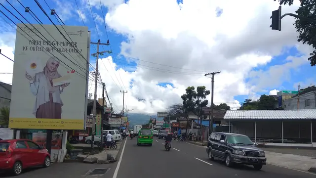 jalur puncak