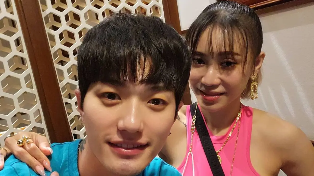 4 Tahun Menikah, Ini 6 Potret Mesra Lee Jeong Hoon dan Moa Aeim