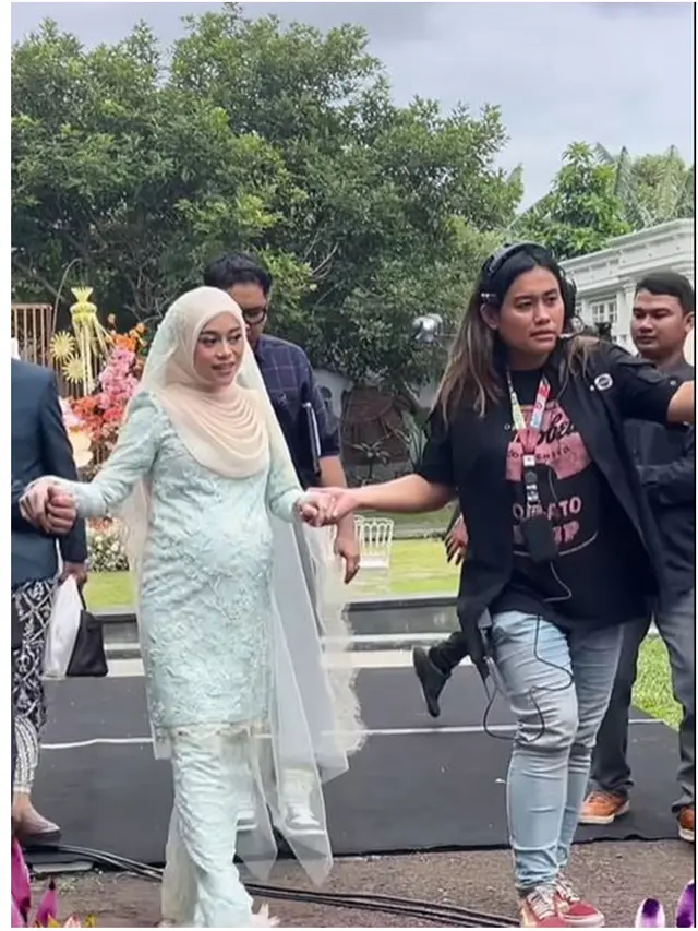 8 Momen Tujuh Bulan Kehamilan dan Gender Reveal Lesti Kejora, Berlangsung Meriah
