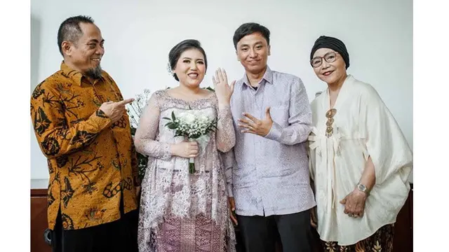 6 Pesona Rivania Diza, Istri Satrio Anak Dono Warkop yang Baru Menikah