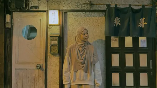 Inspirasi Fashion Hijab dari Tunik sampai Kulot ala Natasha Rizky (Instagram/@natasharizkynew)