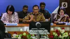 Kepala Badan Pusat Statistik (BPS) Suhariyanto (tengah) menyampaikan keterangan terkait kondisi ekspor dan impor pada Januari 2020 di Gedung BPS, Jakarta, Senin (17/2/2020). BPS memastikan virus corona tak berdampak besar pada penurunan ekspor dan impor Januari 2020. (Liputan6.com/Faizal Fanani)