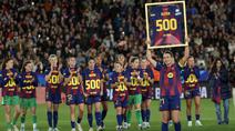Alexia Putellas mencatatkan penampilan ke-500 bersama Barcelona saat laga perempat final Liga Champions Wanita 2025/2026 melawan Real Madrid, Kamis (02/04/2026). (AFP/Lluis Gene)