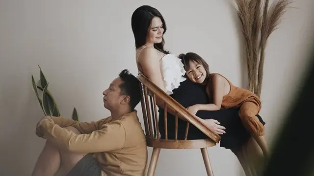 6 Potret Sabai Morscheck saat Lakukan Maternity Shoot, Tampil Menawan