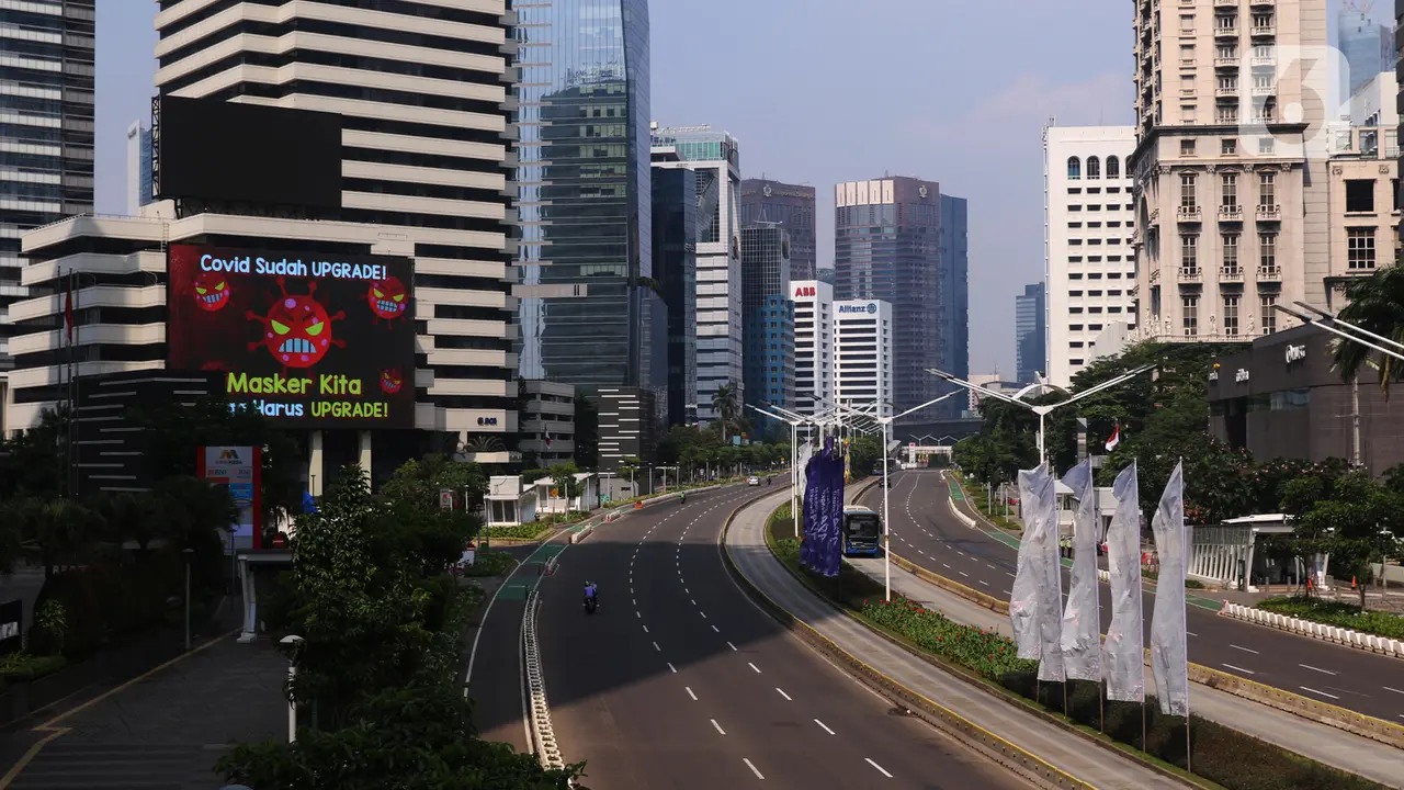 Suasana Hari Pertama PPKM Darurat di Jakarta