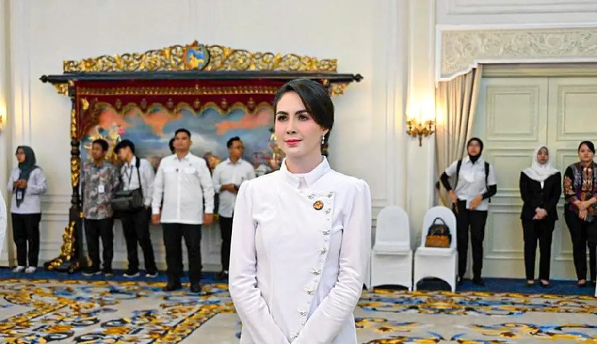 Arumi Bachsin tampil menawan saat pelantikan jadi ketua dekranasda Jawa Timur beberapa waktu lalu [@arumibachsin_94]