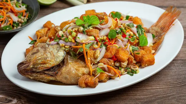 Makanan Terbaik untuk Menyeimbangkan Hormon Perempuan di Fase Luteal: Bantu Redakan PMS, Mood Swing, dan Kelelahan