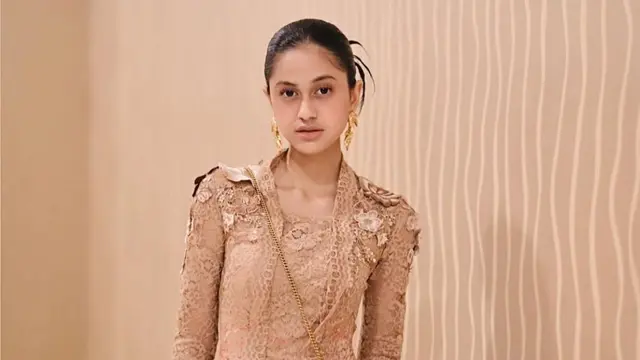 Asila Maisa tampil anggun dengan kebaya. (credit:instagram.com/therealasilamaisa)