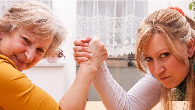 10 Tips Menjadi Mertua Idaman Para Menantu - Lifestyle 