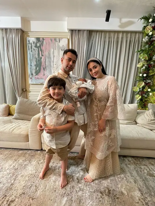 Nagita Slavina dan Raffi Ahmad baru saja menggelar syukuran kelahiran putra kedua mereka, Rayyanza Malik Ahmad .