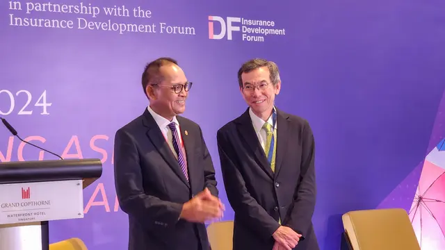 Kepala Eksekutif Pengawas Perasuransian, Penjaminan, dan Dana Pensiun Ogi Prastomiyono dalam pengumuman keanggotaan OJK GAIP Summit yang diselenggarakan di Singapura, Kamis (17/10/2024). (Foto:OJK)