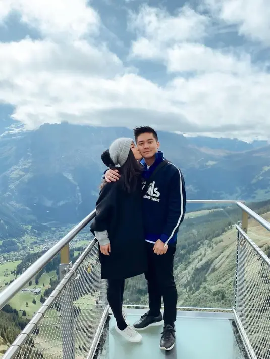 Boy William dan Karen Vendela (Instagram/karbearv)