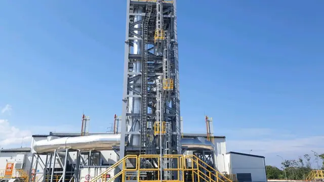 Pembangkit Listrik Tenaga Mesin Gas (PLTMG) Kupang Peaker berkapasitas 40 Megawatt (MW). (Dok PLN)