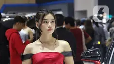 Kehadiran para usher atau SPG cantik menjadi penyegar mata bagi pengunjung GIIAS 2023. (Liputan6.com/Angga Yuniar)