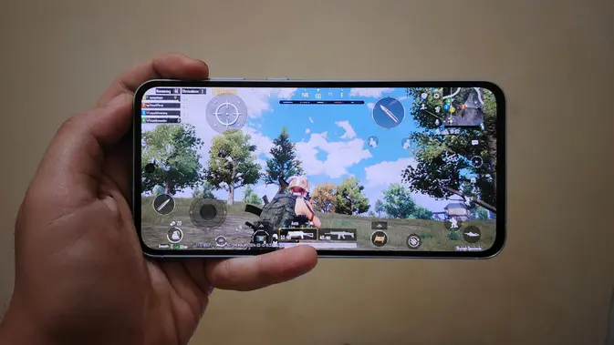 Bermain PUBG Mobile di Galaxy A55 5G (Liputan6.com/Robinsyah Aliwafa Zain)