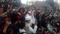 Pesan Damai dari Aksi Demo Pembakaran Bendera HTI di Garut