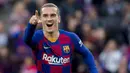 7. Antoine Griezmann - Barcelona tak segan-segan menggelontorkan dana besar untuk kembali berjaya di Eropa. Untuk mewujudkan itu pada awal musim 2019/2020 Barca memboyong Griezmann dari Atletico Madrid dengan harga 120 juta euro. (AP/Joan Monfort)