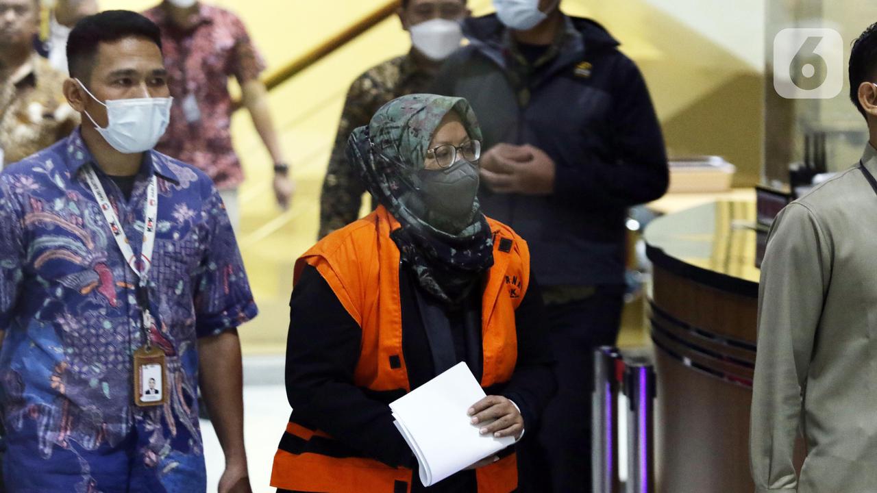 KPK Tahan Bupati Bogor Ade Yasin