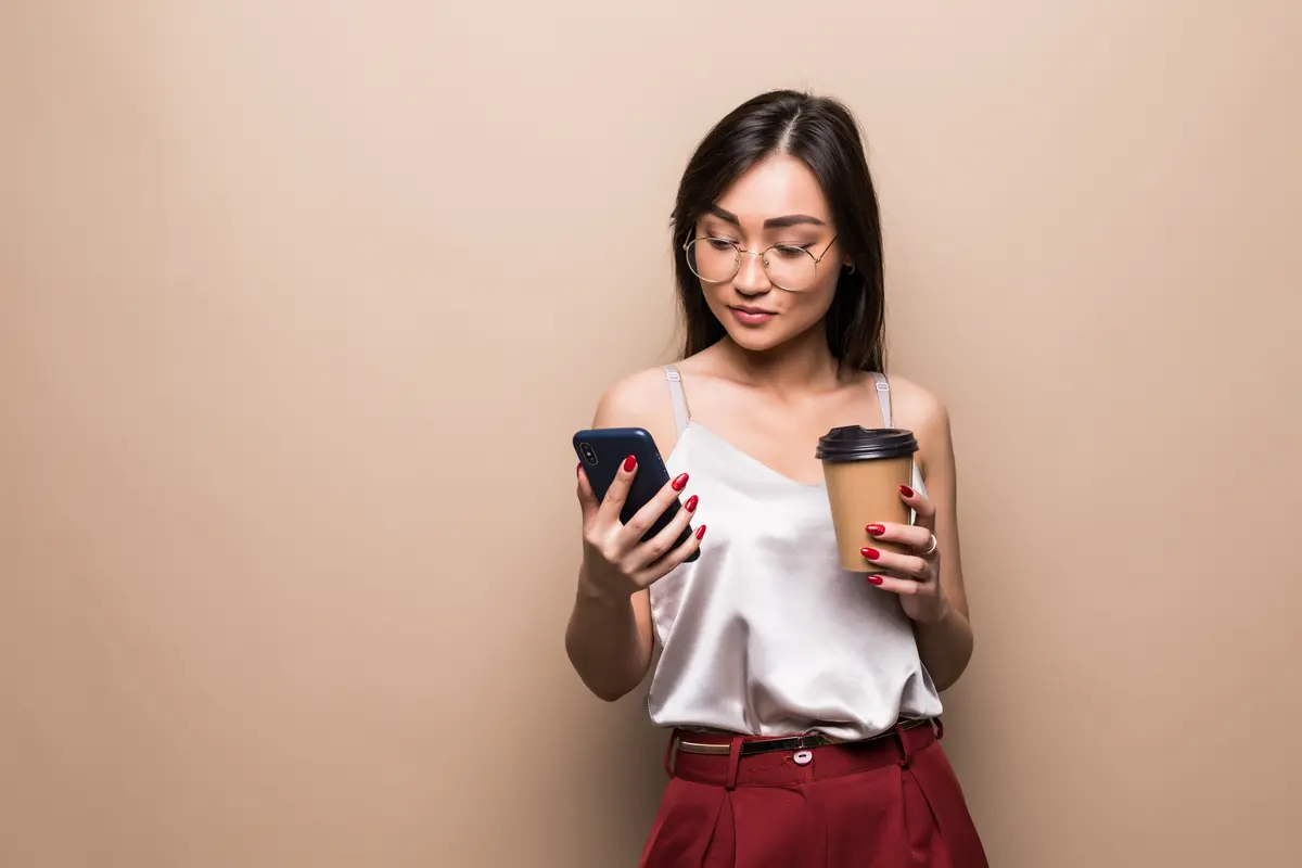 wanita september kopi ponsel