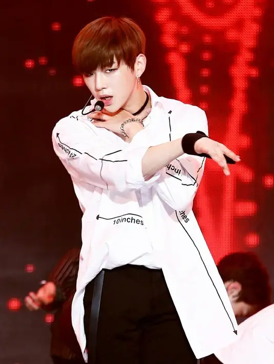Sejak kemunculannya di ajang Produce 101 Season2, Kang Daniel memang sudah mencuri perhatian publik. Selain tampan, ia juga punya bakat yang keren. Wajar jika Kang Daniel menjadi favorit dari warga Korea Selatan. (Foto: instagram.com/goddaniel)