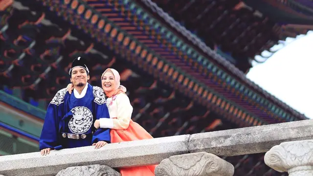 FOTO: Gaya Liburan Natasha Rizky dan Desta Saat di Korea Selatan