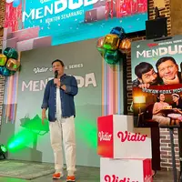 Gading Marten di press release untuk original series terbarunya, 'Menduda', di Home by Moonshine, Sampoerna Strategic Square, Jakarta (Fimela.com/Doc/Rianti FitrI Wulandari)