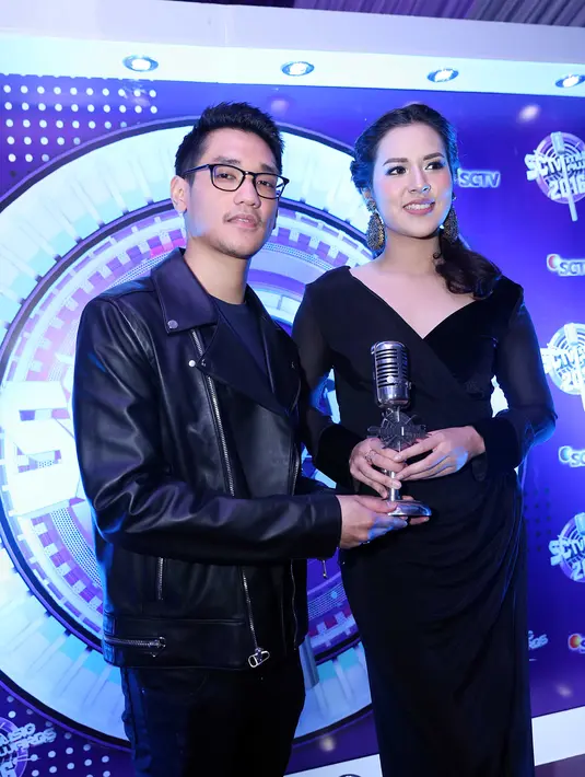 Raisa dan Afgan memberikan nama untuk para penggemar yang telah mendukung karya-karyanya. AFISA adalah nama fans dari Afgan-Raisa. (Nurwahyunan/Bintang.com)