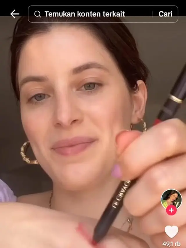 Mengatasi Lip Liner Kering dengan Face Oil