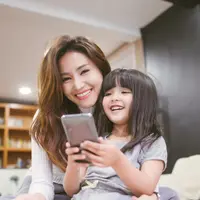 ilustrasi ibu dan anak perempuan/Pond Saksit/Shutterstock