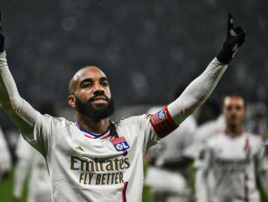 Kompetisi kasta tertinggi sepak bola Prancis, Ligue 1 telah menyelesaikan pekan ke-23 pada 24 Februari 2024 lalu. Berbagai catatan menarik telah tersaji dalam 23 pekan yang telah dilalui. Seperti catatan para pemain yang sukses mencetak hattrick bagi klubnya di Ligue 1 musim ini. Hingga pekan ke-23 tercatat ada 5 pemain yang sukses membuat hattrick di Ligue 1 2023/2024. Siapa saja mereka? Ini dia daftar lengkap kelimanya. (AFP/Olivier Cassignole)