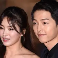 Semakin dekat hari pernikahan Song Joong Ki  dan Song Hye Kyo. Berbagai persiapan tentunya sudah dilakukan oleh kedua belah pihak. Tak jarang pula para penggemar yang penasaran dengan kondisi saat ini. (Naver)