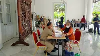 Layanan meja pengaduan di Pendopo Balai Kota DKI Jakarta, pada Selasa (25/10/2022). (Liputan6.com/ Winda Nelfira)