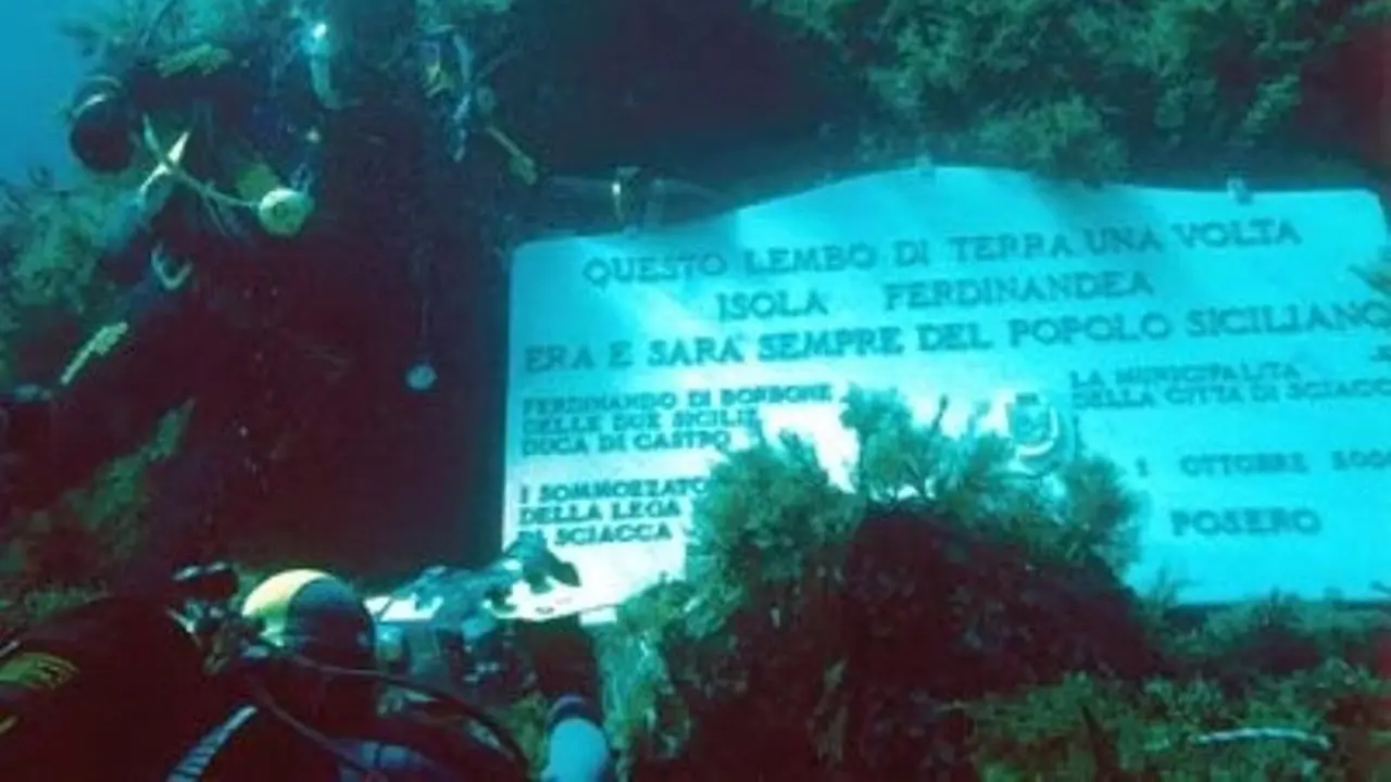 Ferdinandea, Pulau yang Hilang dan Muncul Mendadak dari Laut