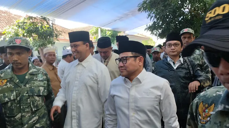 Bakal calon presiden (bacapres) Anies Baswedan dan bakal calon wakil presiden (bacawapres) Muhaimin Iskandar alias Cak Imin berkunjung ke Pondok Pesantren (Ponpes) Darussalam Blokagung, Banyuwangi, Jawa Timur. (Liputan6.com/Winda Nelfira)