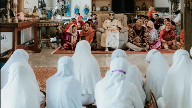 6 Potret Pesta Ultah Ibunda Mayangsari ke-76, Dirayakan Bareng Keluarga Besar