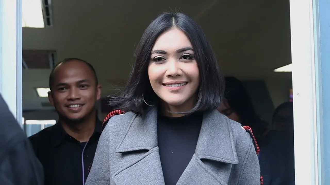 [Bintang] Denada